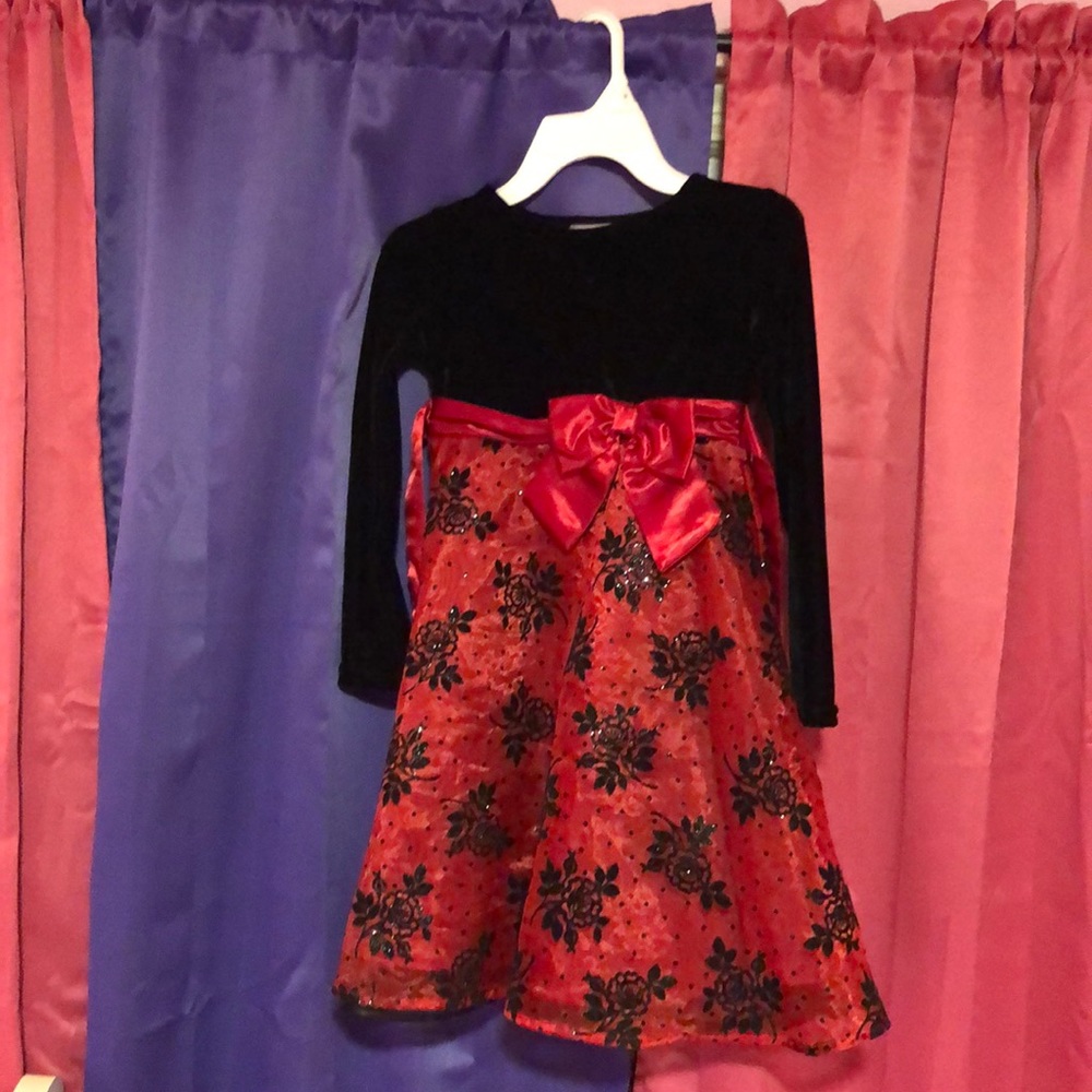 Girls size 6 dress